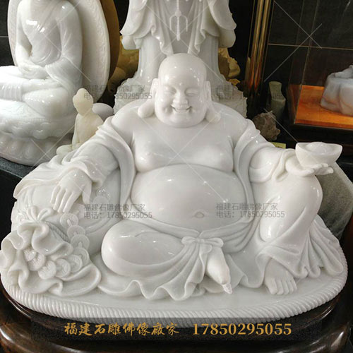 弥勒佛石雕像